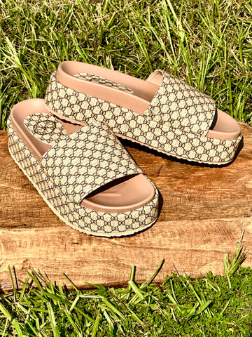 Wannabe Flatform Sandal | Rust Brocade Floral